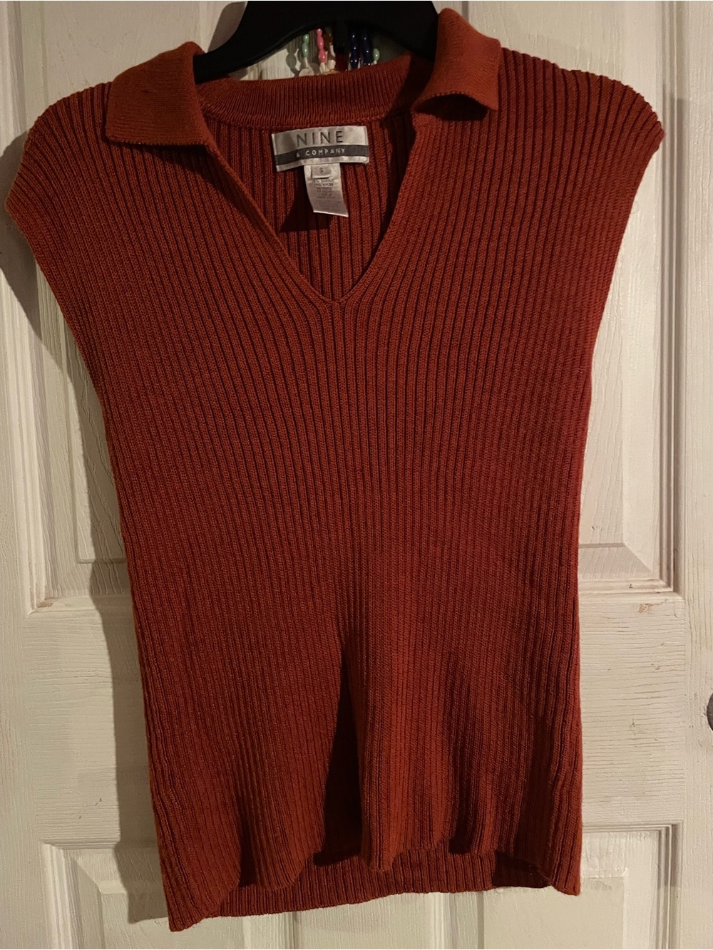 Nine & Co Rust Collared V-Neck Ribbed Sweater Vest